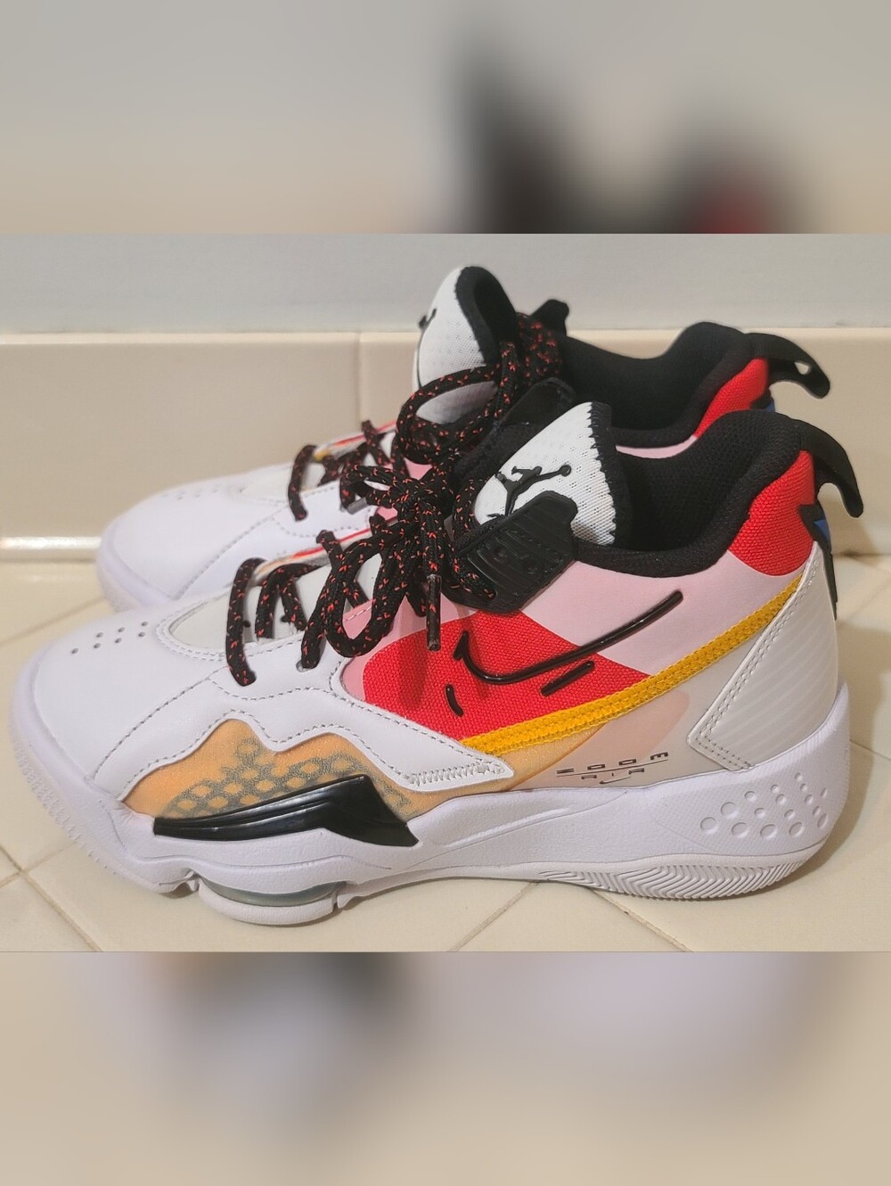 Air Jordan Zoom '92 White Siren Red University Gold Women’s Size 5 / Kid's 3.5Y